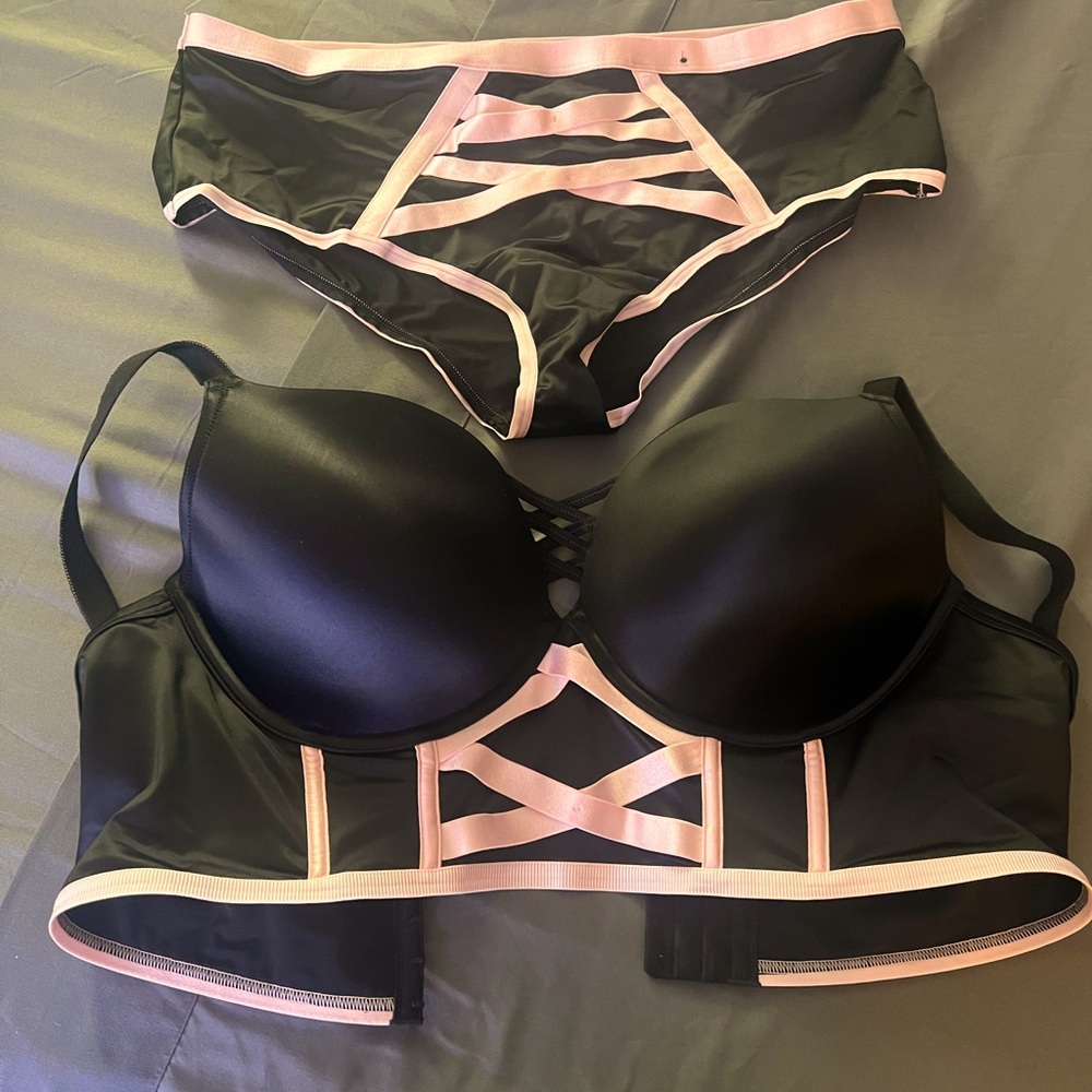 Torrid plunge push-up longline bra and midrise cheeky panty set